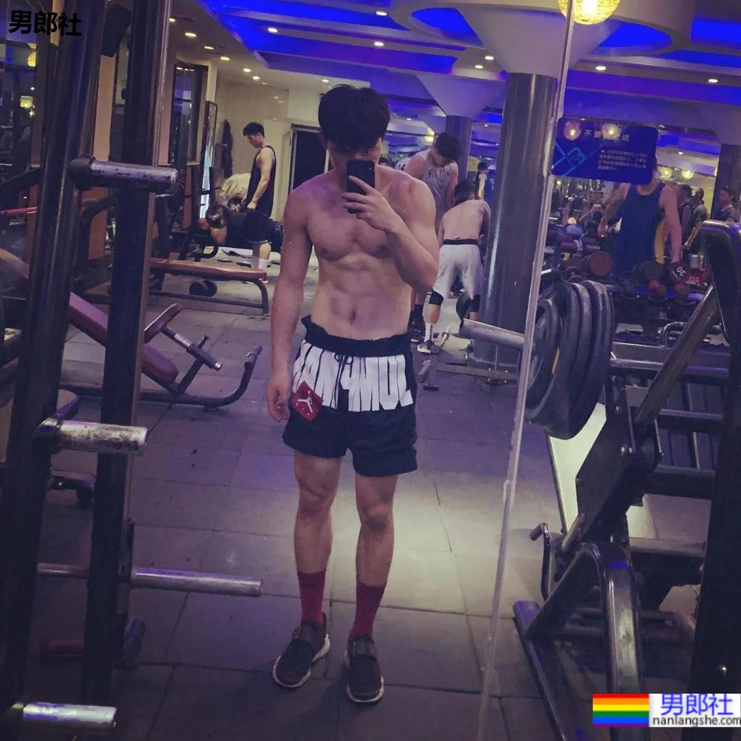 193新疆篮球体育生小哥,颜正条顺野生小狼狗,这腿我真的可以! - 51虹马 193新疆篮球体育生小哥,颜正条顺野生小狼狗,这腿我真的可以! - 51虹马