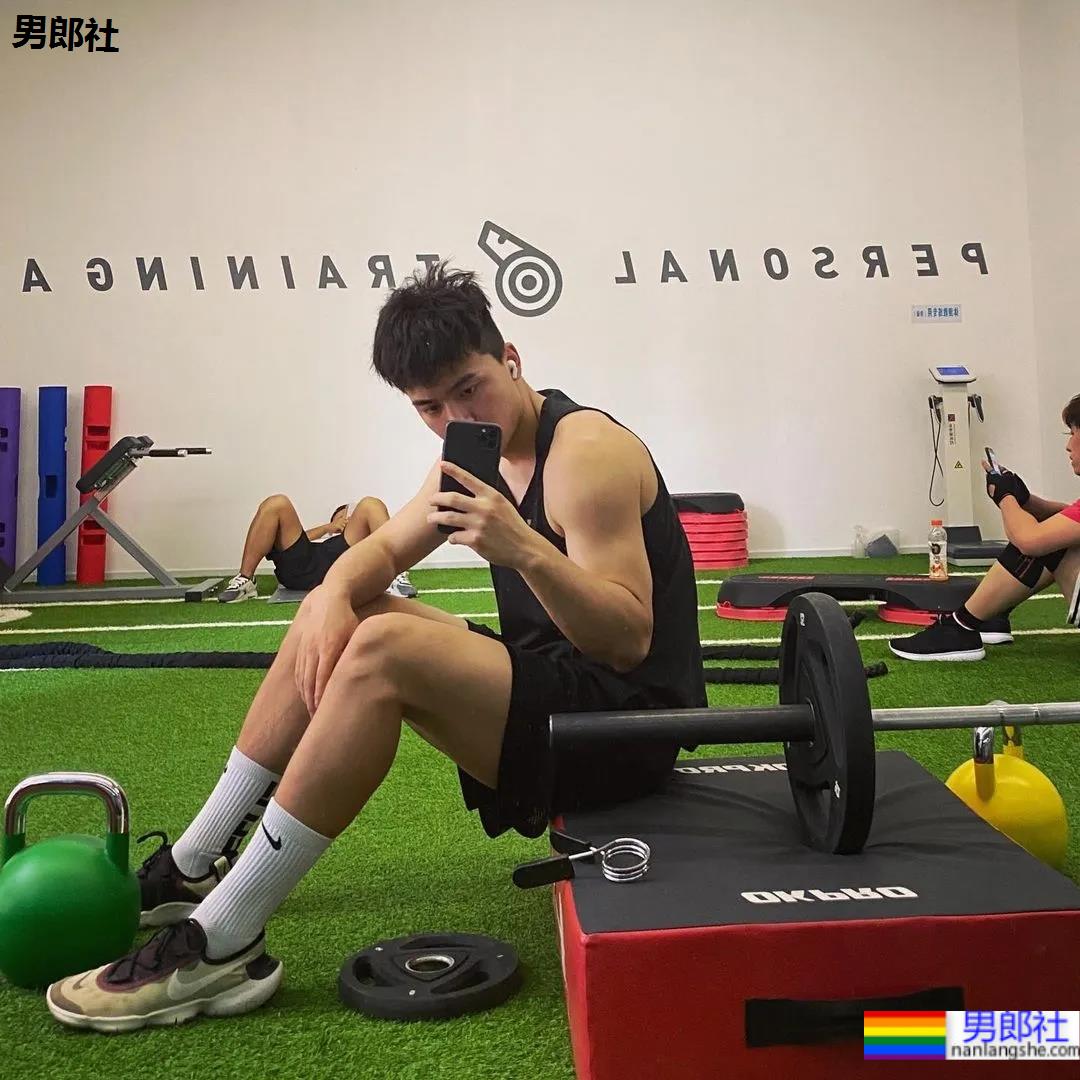 193新疆篮球体育生小哥,颜正条顺野生小狼狗,这腿我真的可以! - 51虹马 193新疆篮球体育生小哥,颜正条顺野生小狼狗,这腿我真的可以! - 51虹马