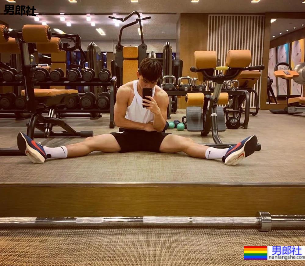 193新疆篮球体育生小哥,颜正条顺野生小狼狗,这腿我真的可以! - 51虹马 193新疆篮球体育生小哥,颜正条顺野生小狼狗,这腿我真的可以! - 51虹马