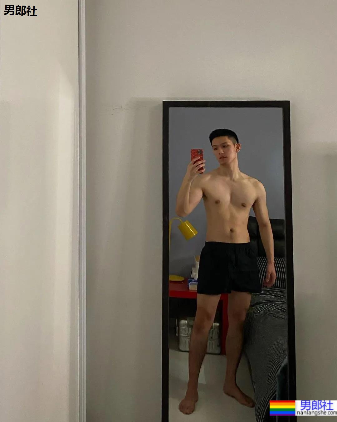 正装小哥来了,他怎么哪里都这么帅! - 51虹马 正装小哥来了,他怎么哪里都这么帅! - 51虹马