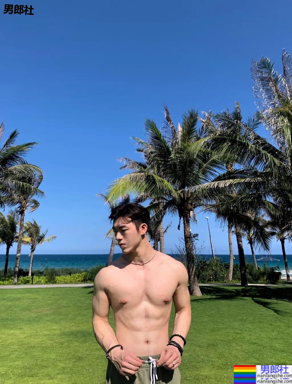 高帅正装小狼狗，自信？阳光？ - 51虹马