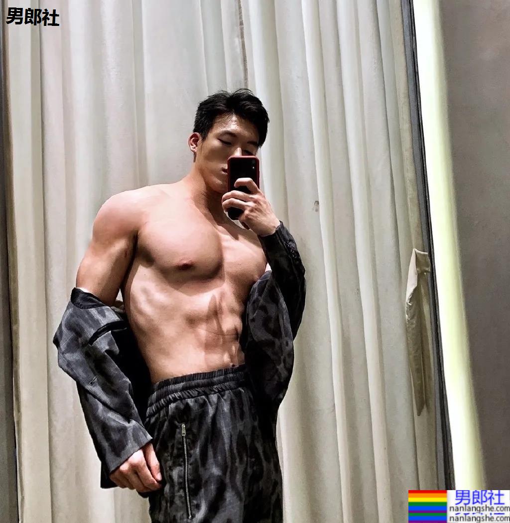 高帅正装小狼狗，自信？阳光？ - 51虹马