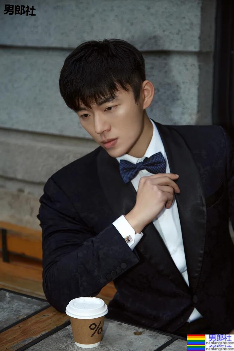 高帅正装小狼狗，自信？阳光？ - 51虹马