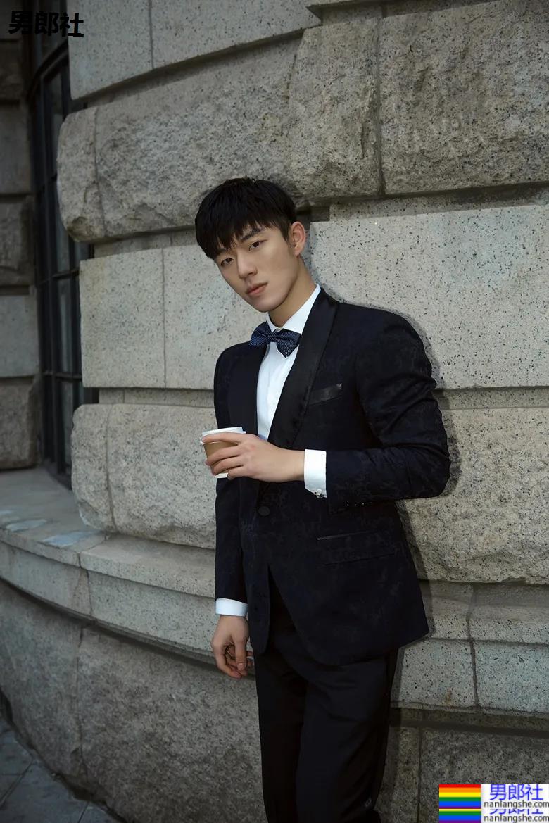 高帅正装小狼狗，自信？阳光？ - 51虹马