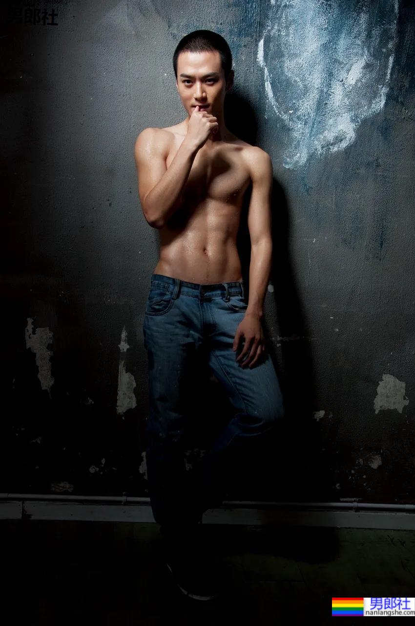 早期拍过魅力先生的他“兄弟情”新剧秀身材,快来康康双高颜腹肌小哥哥! - 51虹马 早期拍过魅力先生的他“兄弟情”新剧秀身材,快来康康双高颜腹肌小哥哥! - 51虹马