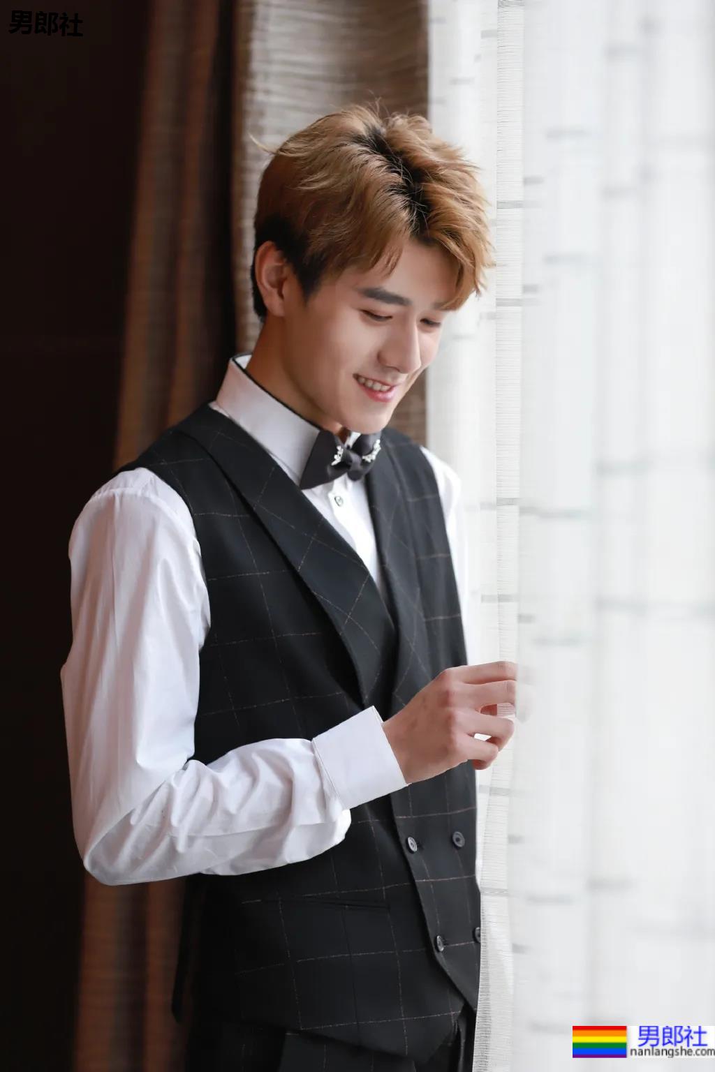 早期拍过魅力先生的他“兄弟情”新剧秀身材,快来康康双高颜腹肌小哥哥! - 51虹马 早期拍过魅力先生的他“兄弟情”新剧秀身材,快来康康双高颜腹肌小哥哥! - 51虹马