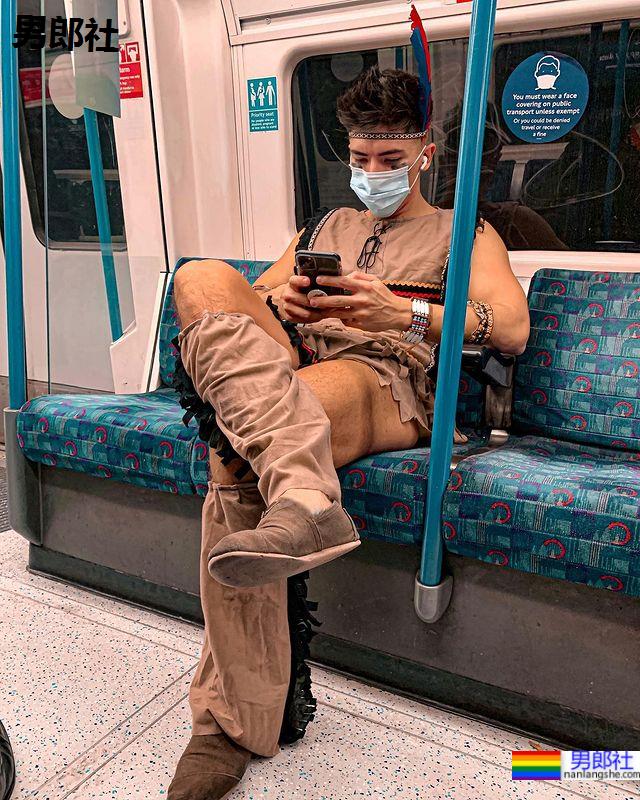 沙灘上閃耀金光用瑜珈展示肌肉的墨西哥帥哥哥：Franko Briseño - 51虹马