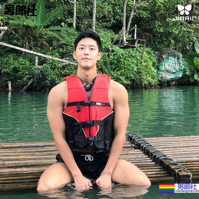 跟奶油一样甜甜甜到你心头的韩国小帅帅：이종찬 Lee JongChan - 51虹马