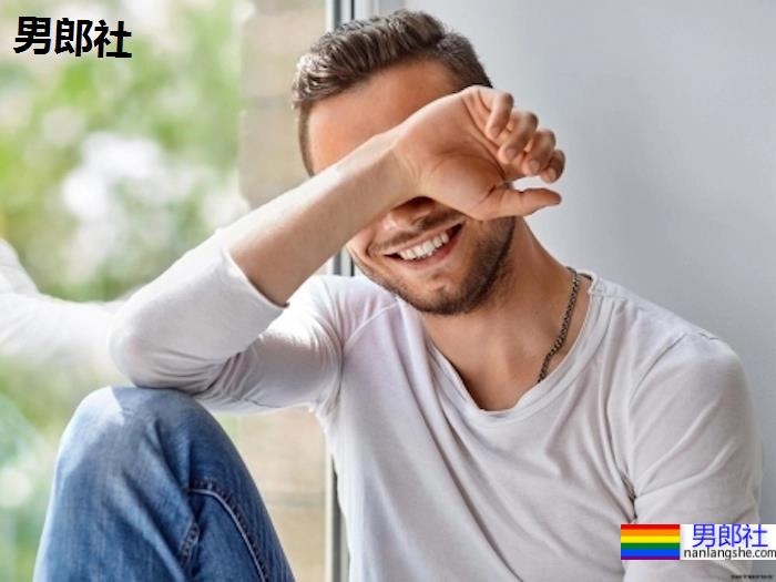 闭俗男同志的求生指南！10点必学的内向者约会秘诀 - 51虹马