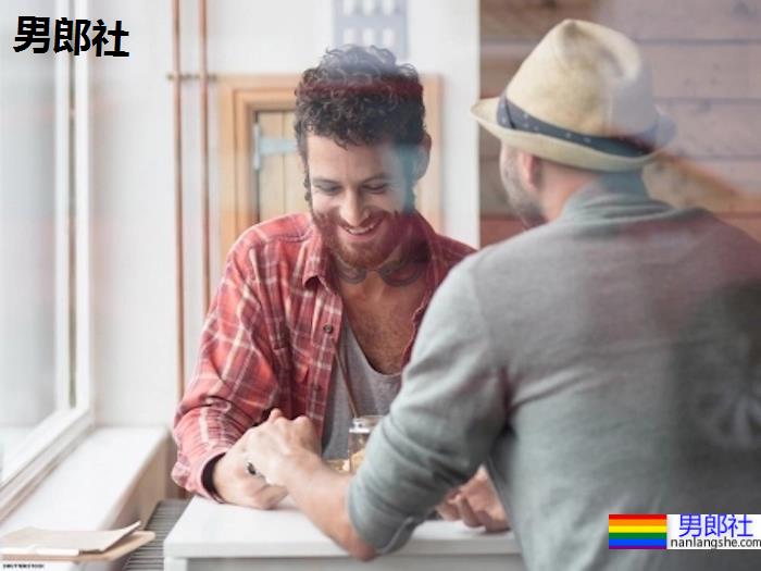 闭俗男同志的求生指南！10点必学的内向者约会秘诀 - 51虹马