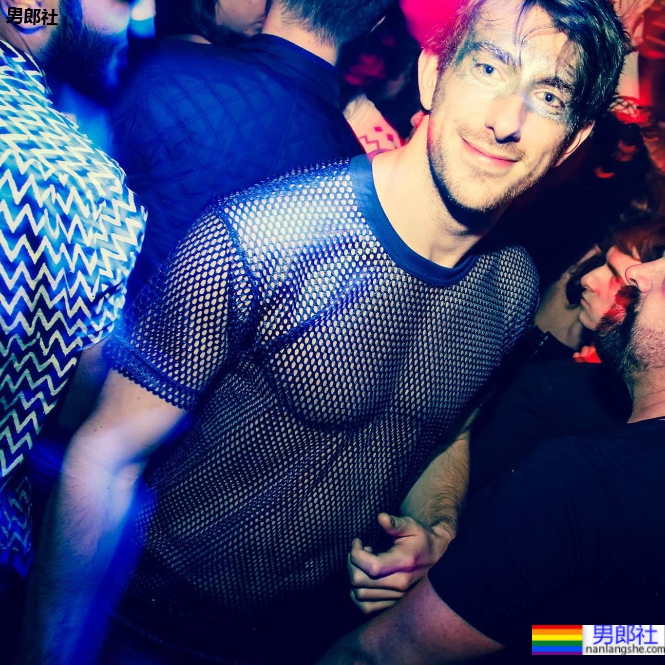 与爱滋共处十余年的G片演员:John Thomas - 51虹马 与爱滋共处十余年的G片演员:John Thomas - 51虹马