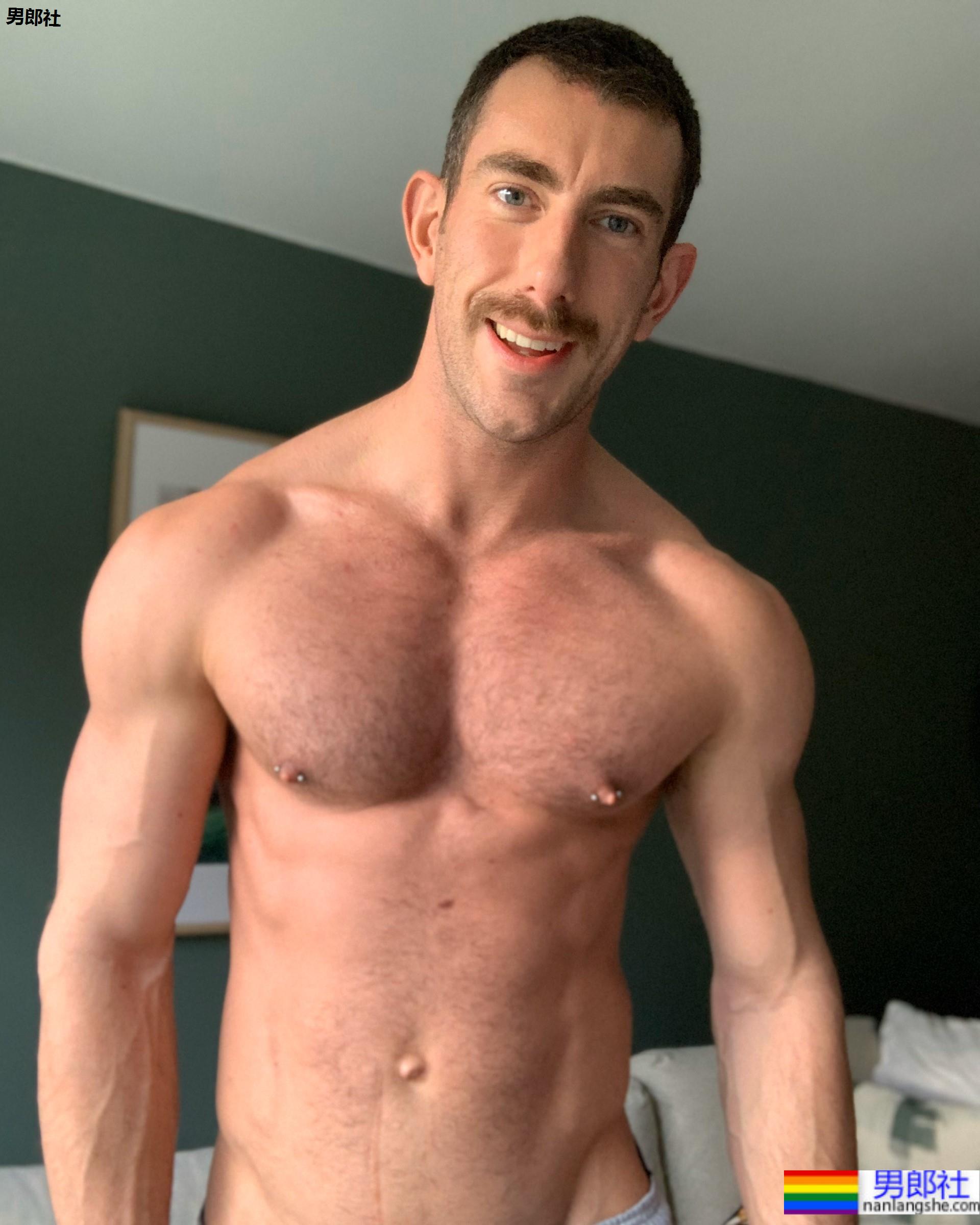 与爱滋共处十余年的G片演员:John Thomas - 51虹马 与爱滋共处十余年的G片演员:John Thomas - 51虹马