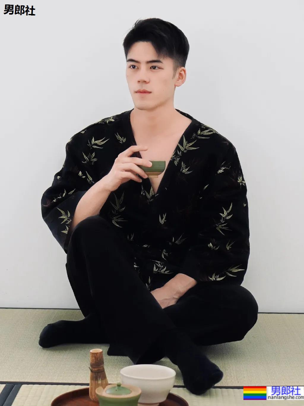 颜值肌肉零差评的"川音霍建华"又拍大片,高鼻梁长腿小狼狗这成片太绝了! - 51虹马 颜值肌肉零差评的"川音霍建华"又拍大片,高鼻梁长腿小狼狗这成片太绝了! - 51虹马