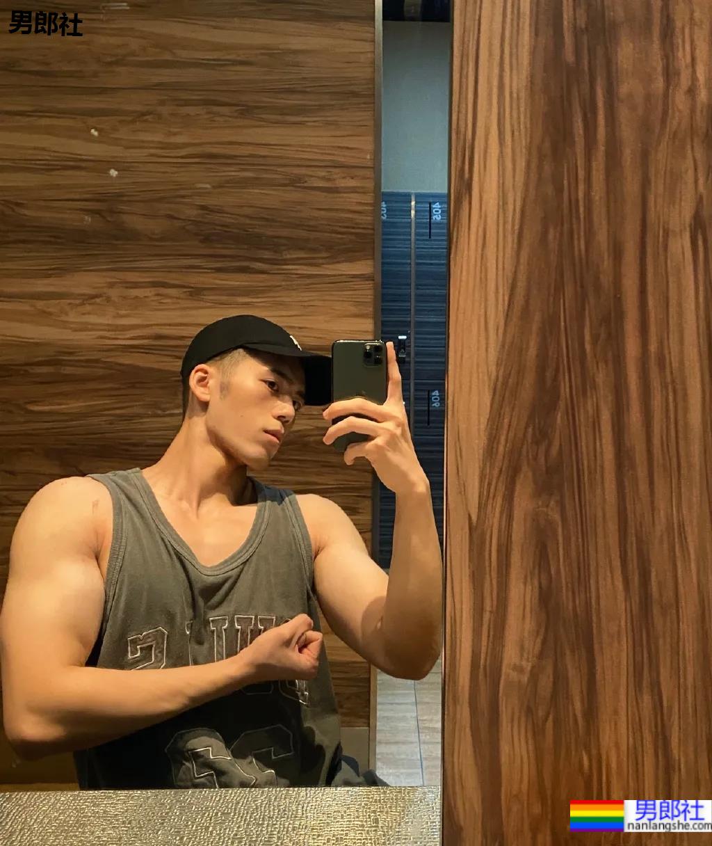 颜值肌肉零差评的"川音霍建华"又拍大片,高鼻梁长腿小狼狗这成片太绝了! - 51虹马 颜值肌肉零差评的"川音霍建华"又拍大片,高鼻梁长腿小狼狗这成片太绝了! - 51虹马