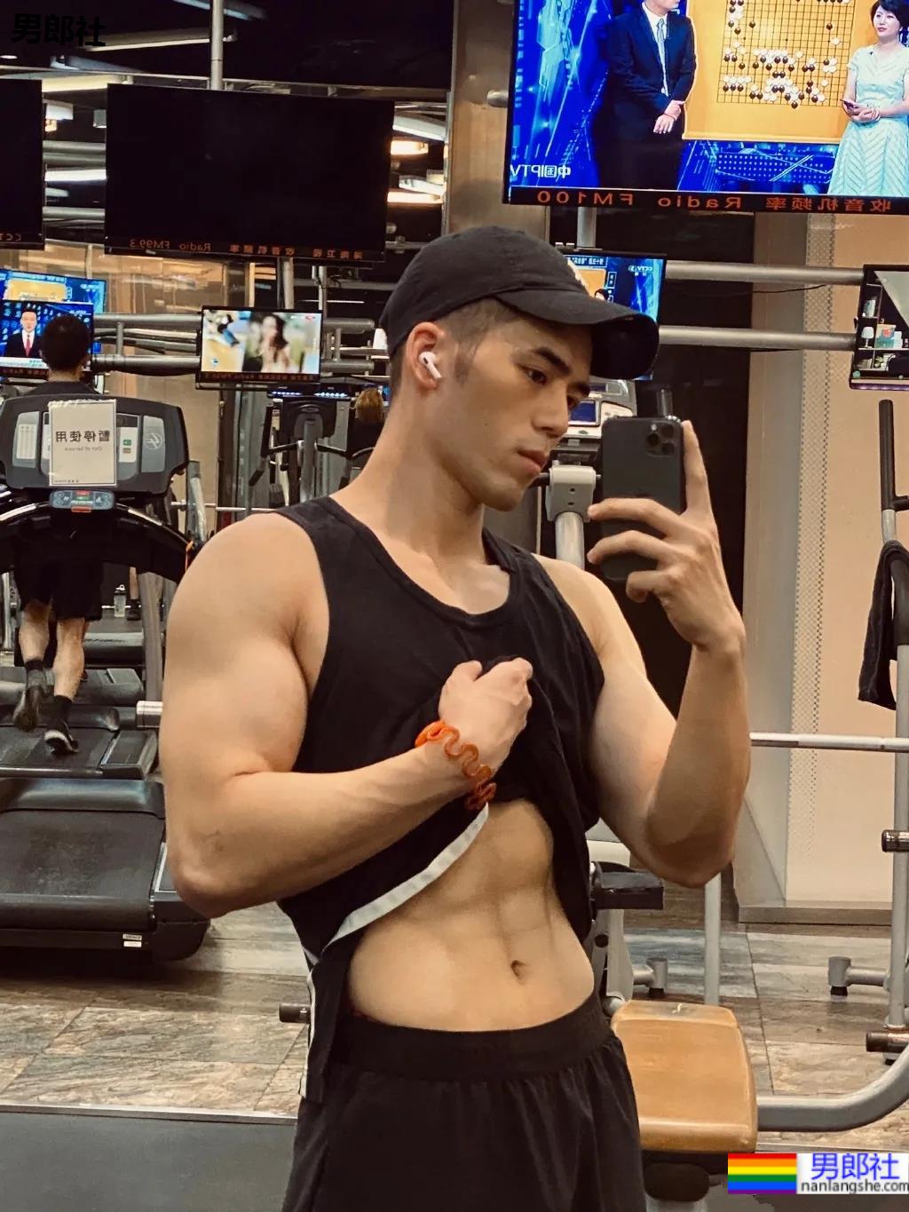 颜值肌肉零差评的"川音霍建华"又拍大片,高鼻梁长腿小狼狗这成片太绝了! - 51虹马 颜值肌肉零差评的"川音霍建华"又拍大片,高鼻梁长腿小狼狗这成片太绝了! - 51虹马