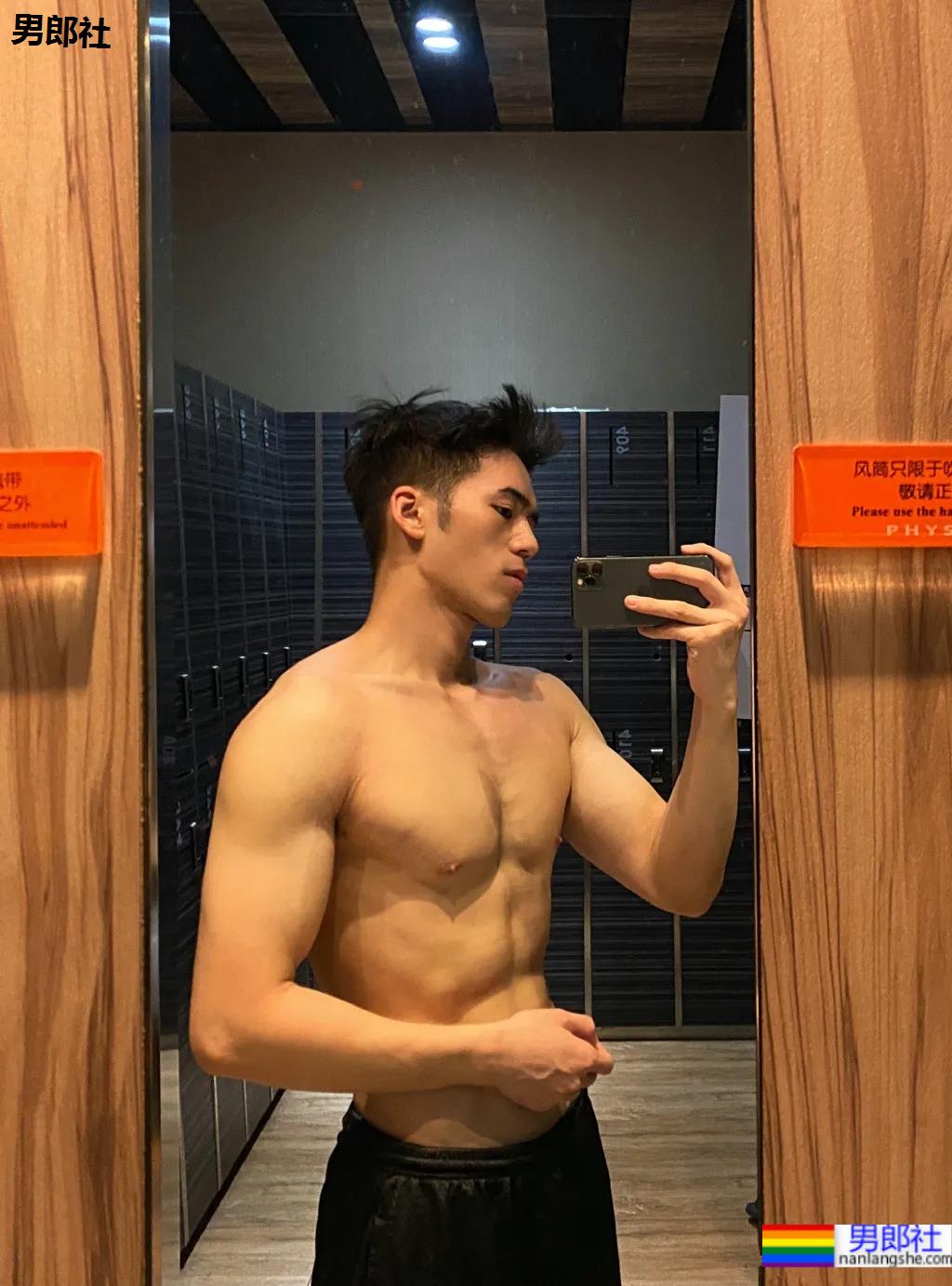 颜值肌肉零差评的"川音霍建华"又拍大片,高鼻梁长腿小狼狗这成片太绝了! - 51虹马 颜值肌肉零差评的"川音霍建华"又拍大片,高鼻梁长腿小狼狗这成片太绝了! - 51虹马