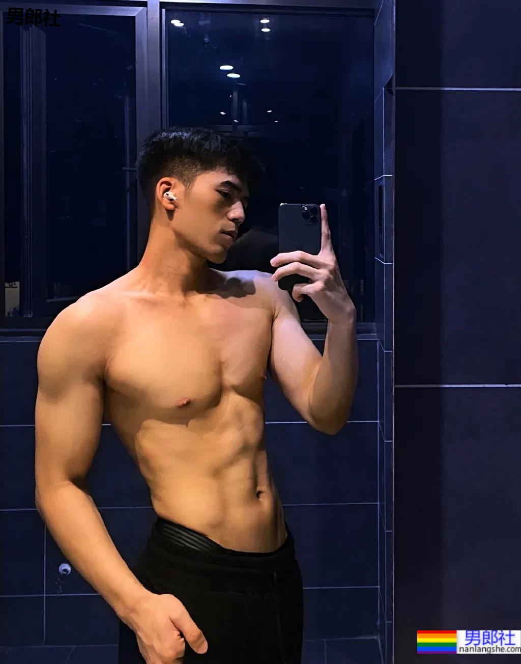 颜值肌肉零差评的"川音霍建华"又拍大片,高鼻梁长腿小狼狗这成片太绝了! - 51虹马 颜值肌肉零差评的"川音霍建华"又拍大片,高鼻梁长腿小狼狗这成片太绝了! - 51虹马