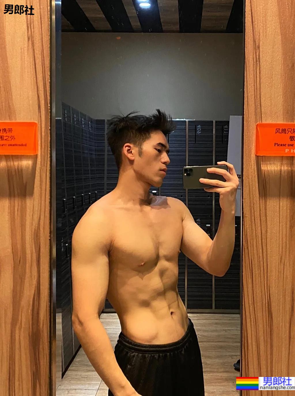 颜值肌肉零差评的"川音霍建华"又拍大片,高鼻梁长腿小狼狗这成片太绝了! - 51虹马 颜值肌肉零差评的"川音霍建华"又拍大片,高鼻梁长腿小狼狗这成片太绝了! - 51虹马