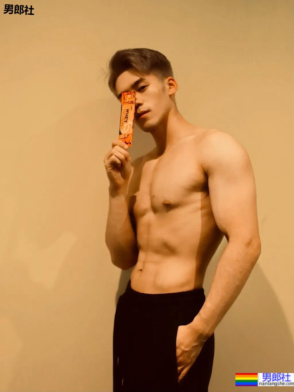 颜值肌肉零差评的"川音霍建华"又拍大片,高鼻梁长腿小狼狗这成片太绝了! - 51虹马 颜值肌肉零差评的"川音霍建华"又拍大片,高鼻梁长腿小狼狗这成片太绝了! - 51虹马