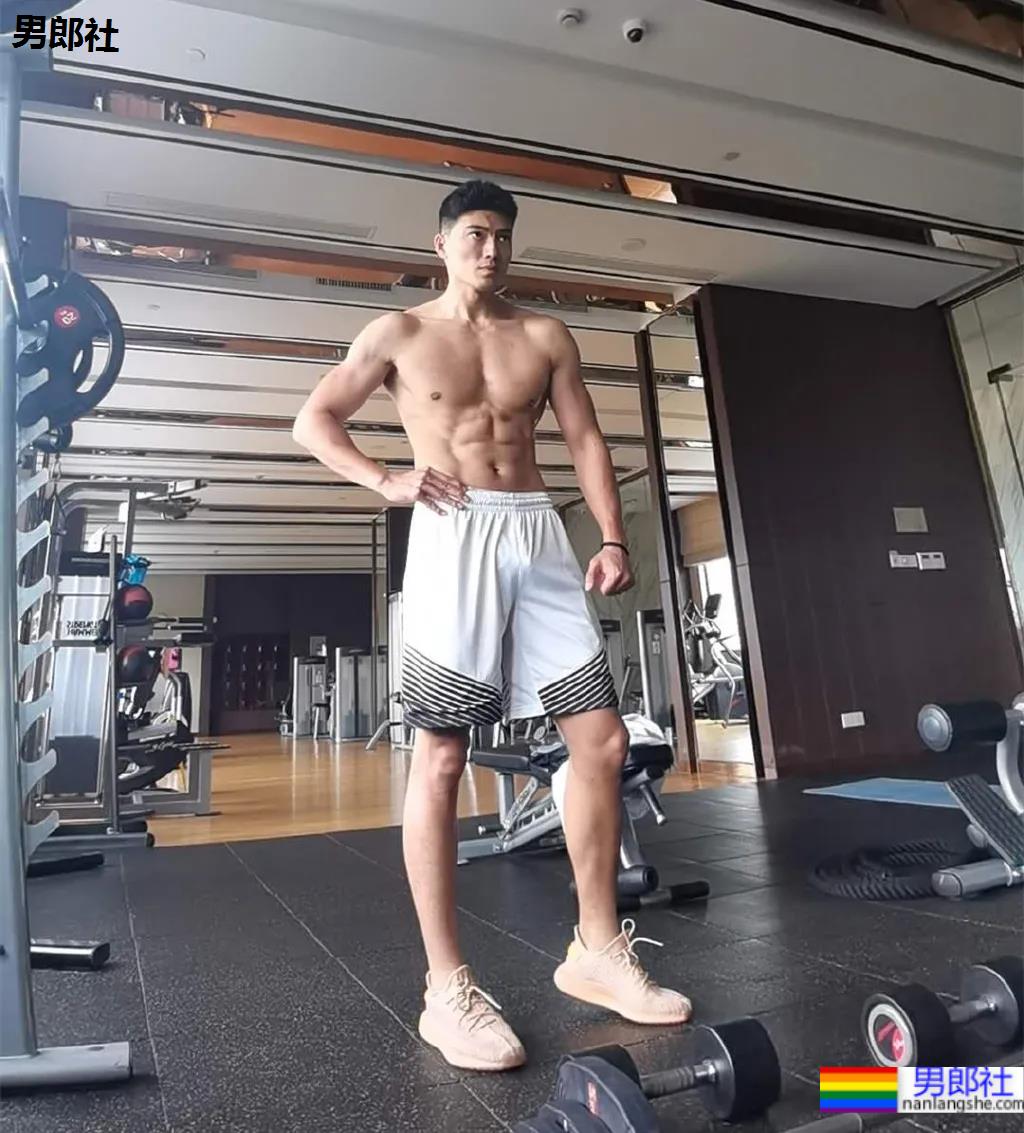 187CM山东帅哥去参加CCTV男模大赛获季军，如今变化这么大！ - 51虹马