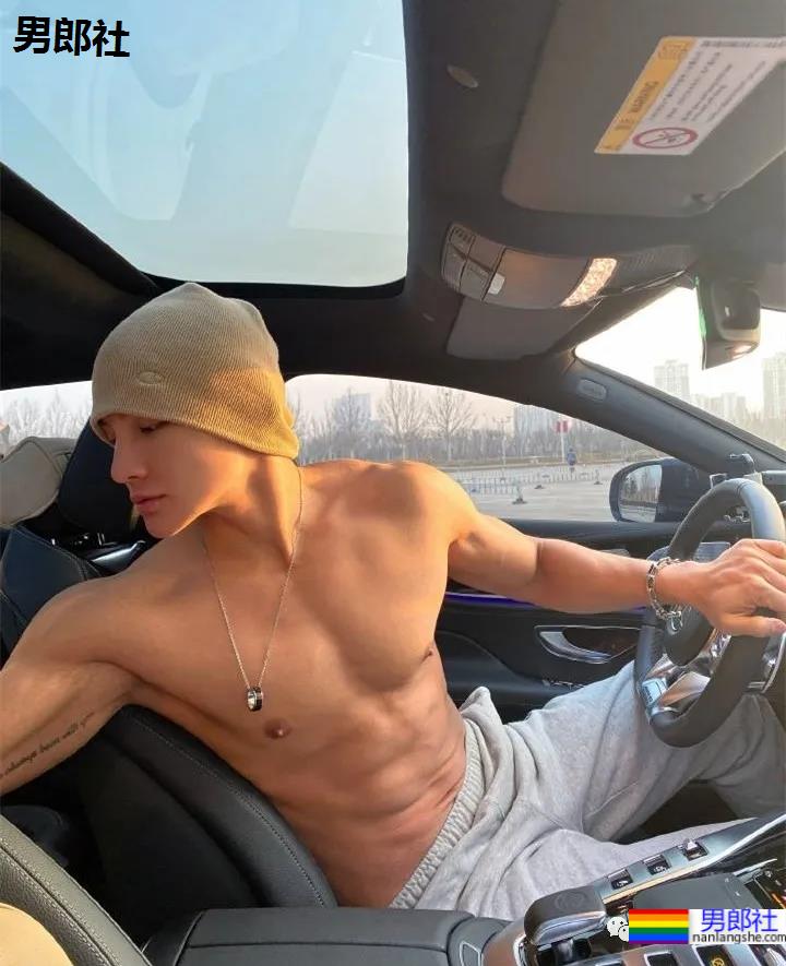 你们想要的不穿衣服的肌肉司机来了！ - 51虹马