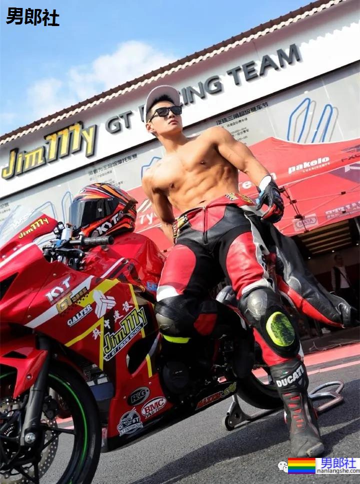 你们想要的不穿衣服的肌肉司机来了！ - 51虹马