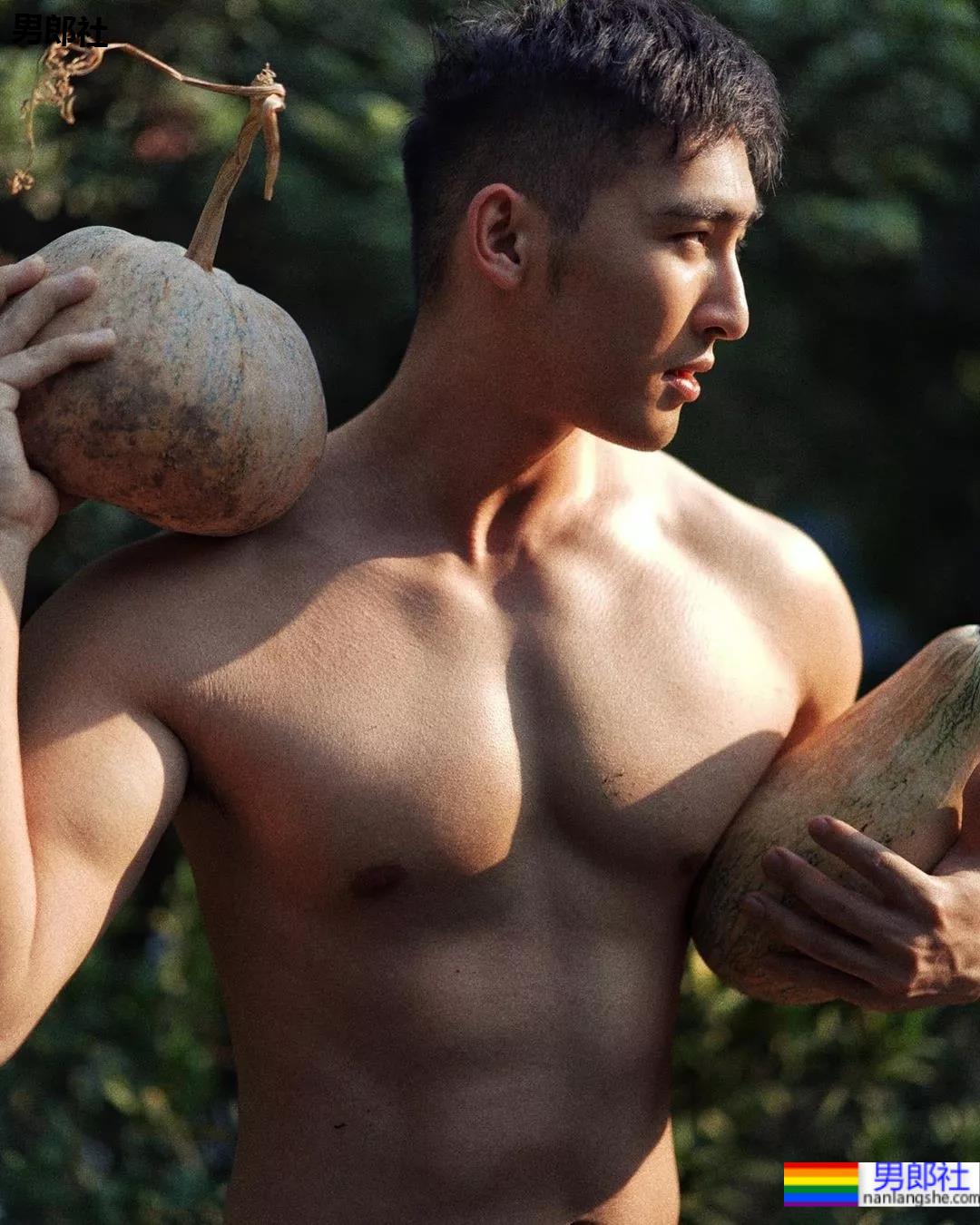 毛若懿早年照曝光，从偶像男团到圈内名媛差别大？ - 51虹马