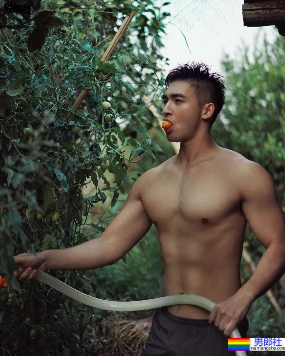 毛若懿早年照曝光，从偶像男团到圈内名媛差别大？ - 51虹马