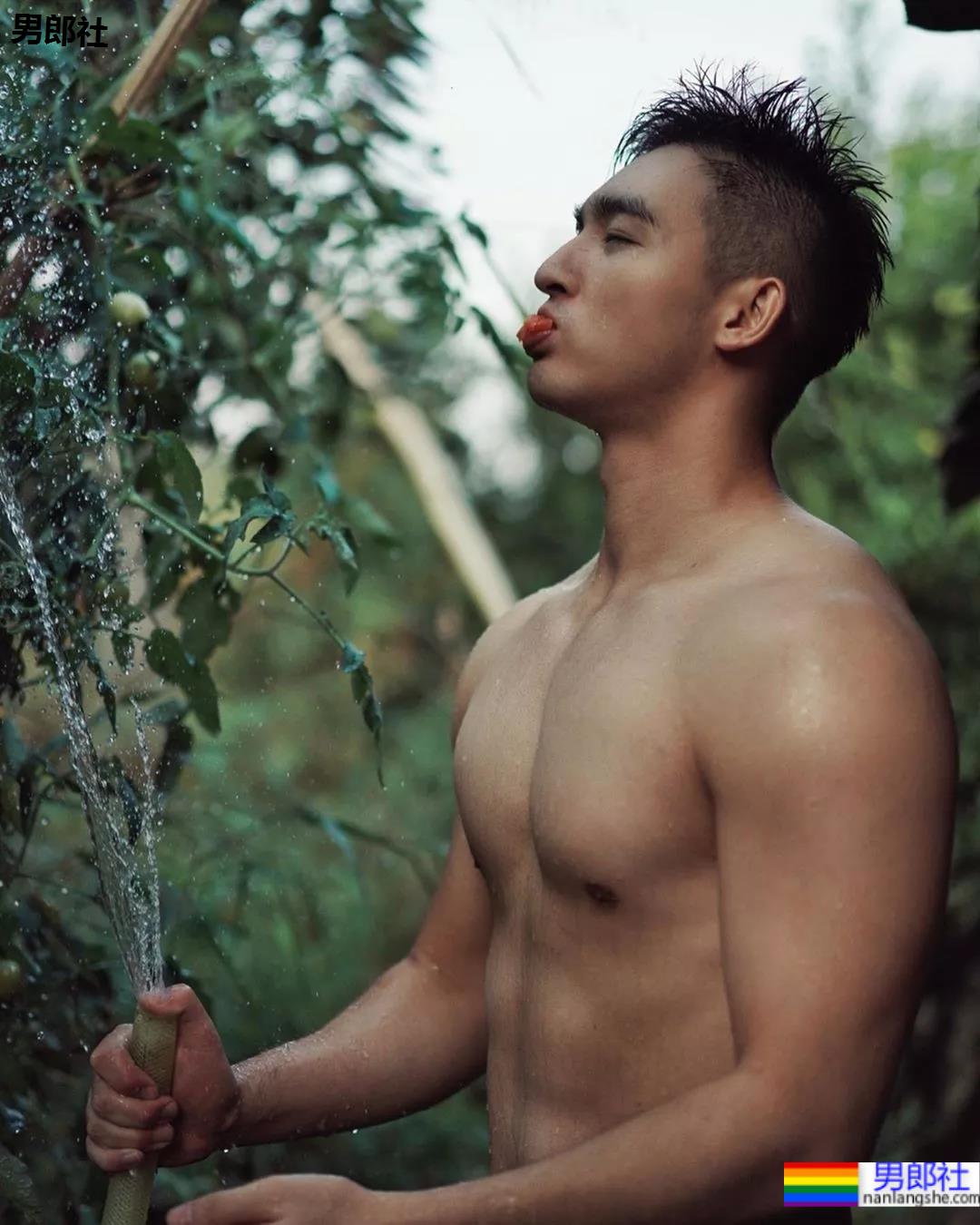 毛若懿早年照曝光，从偶像男团到圈内名媛差别大？ - 51虹马