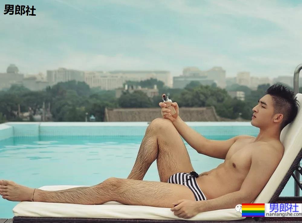 毛若懿早年照曝光，从偶像男团到圈内名媛差别大？ - 51虹马