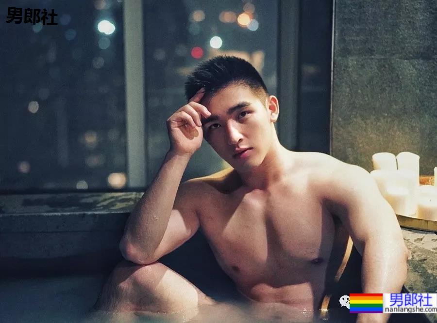 毛若懿早年照曝光，从偶像男团到圈内名媛差别大？ - 51虹马