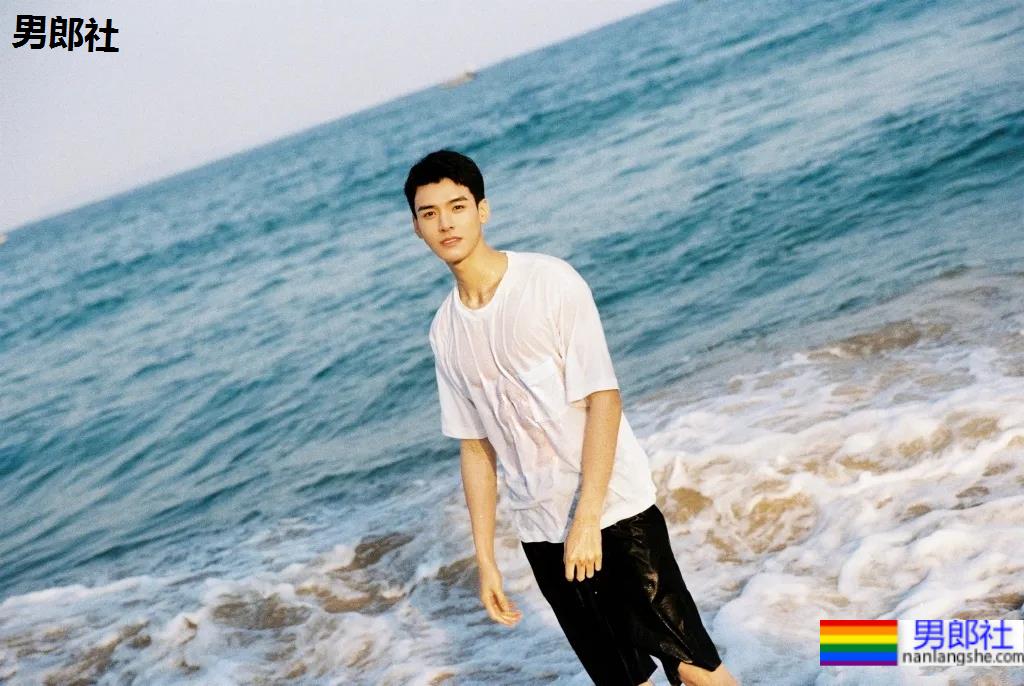 《山河令》龚俊晒腹肌疯狂宠粉，白嫩薄肌身材太养眼！ - 51虹马