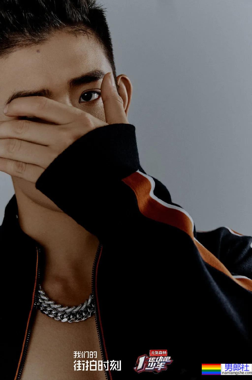 白壮退役特战队员居然登上央视了？一身腱子肉身材越来越壮了！ - 51虹马