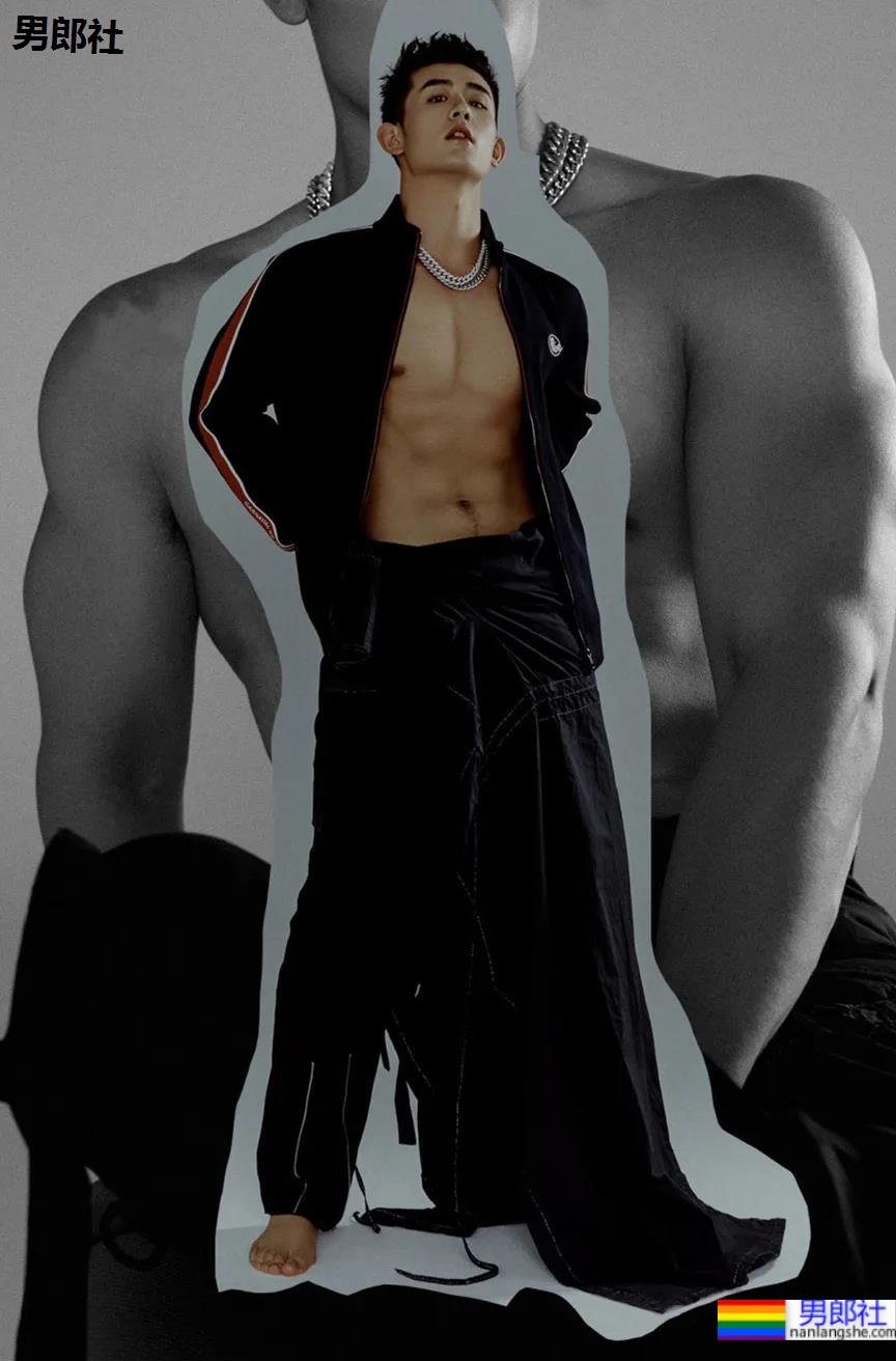 白壮退役特战队员居然登上央视了？一身腱子肉身材越来越壮了！ - 51虹马