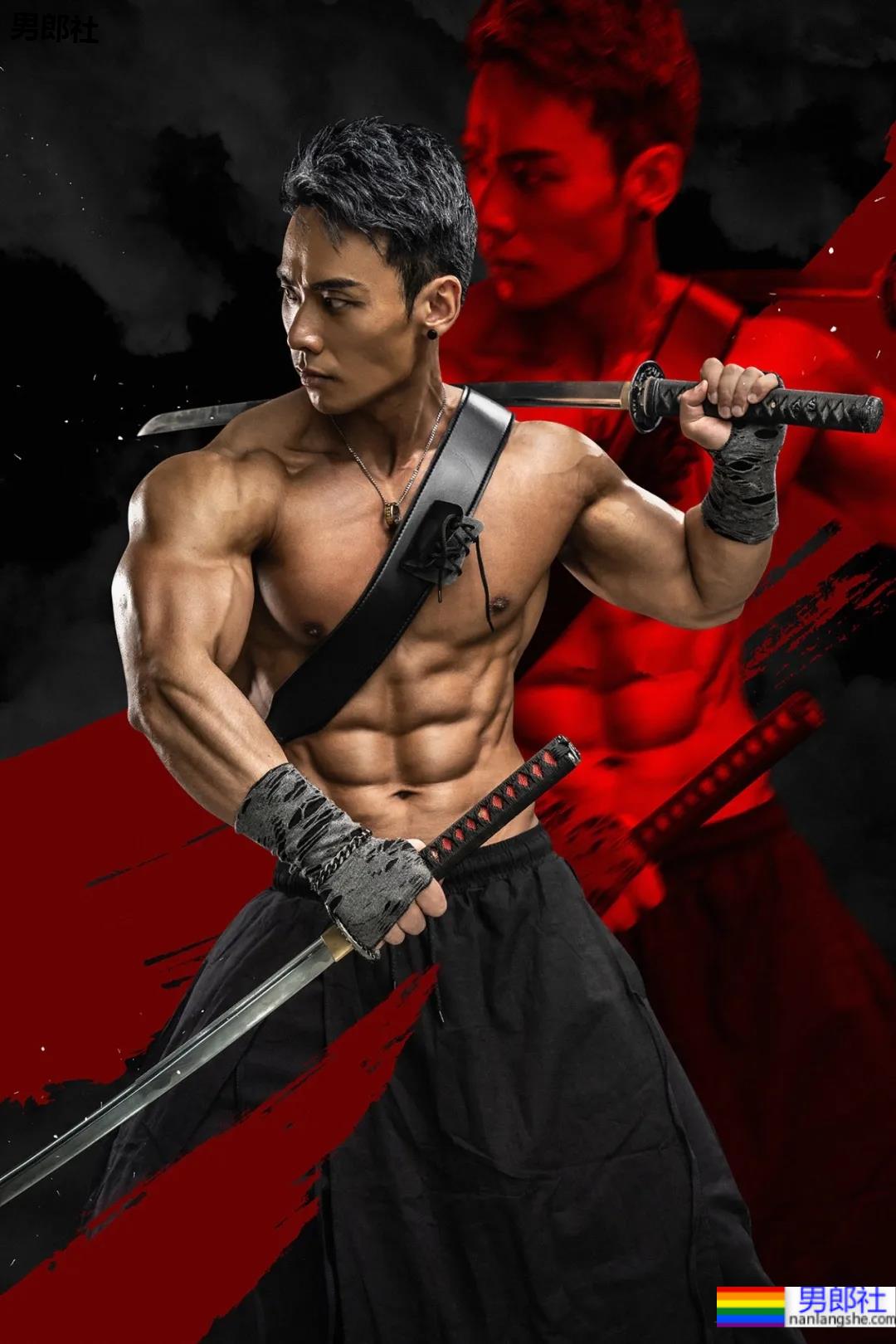 肌肉男COS黑武士小视频火了！重庆最帅私教都在这里了，你想体验谁的课？ - 51虹马