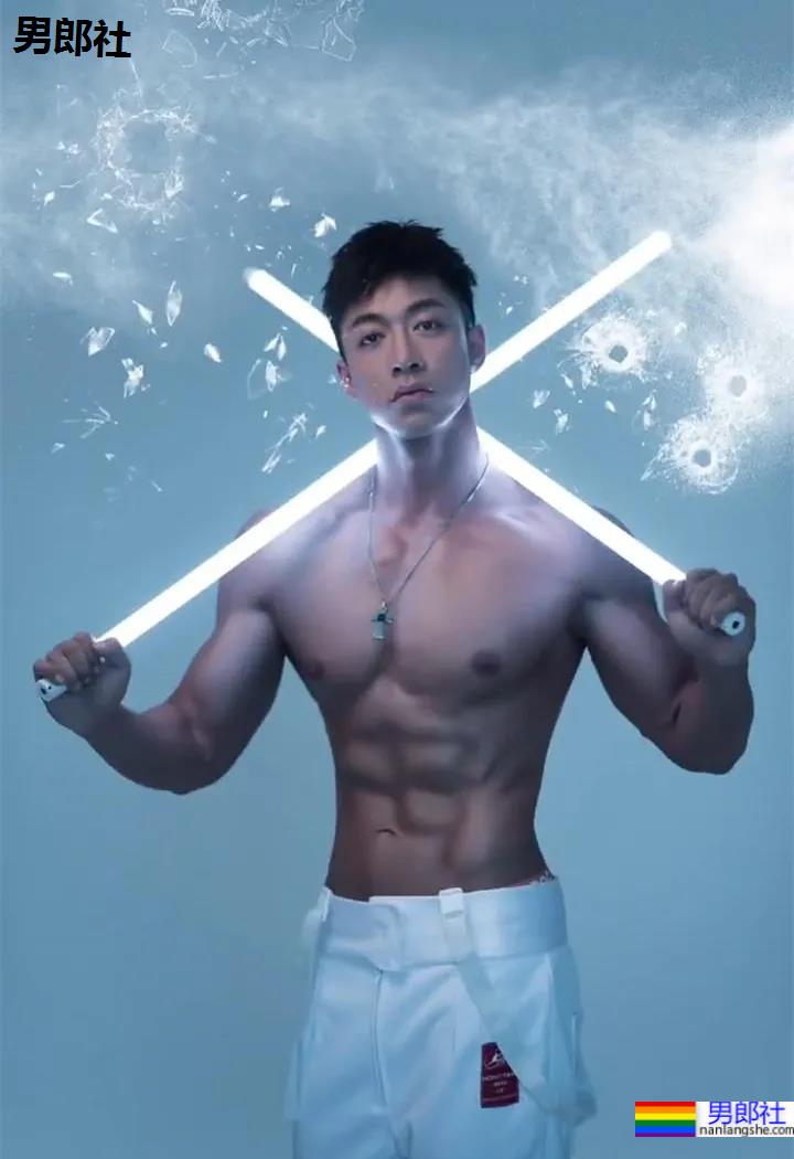 肌肉男COS黑武士小视频火了！重庆最帅私教都在这里了，你想体验谁的课？ - 51虹马