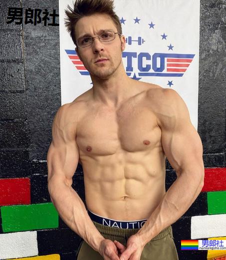 和重训与超萌猫猫过着幸福人生的美国巨巨帅哥：Cody Messner - 51虹马