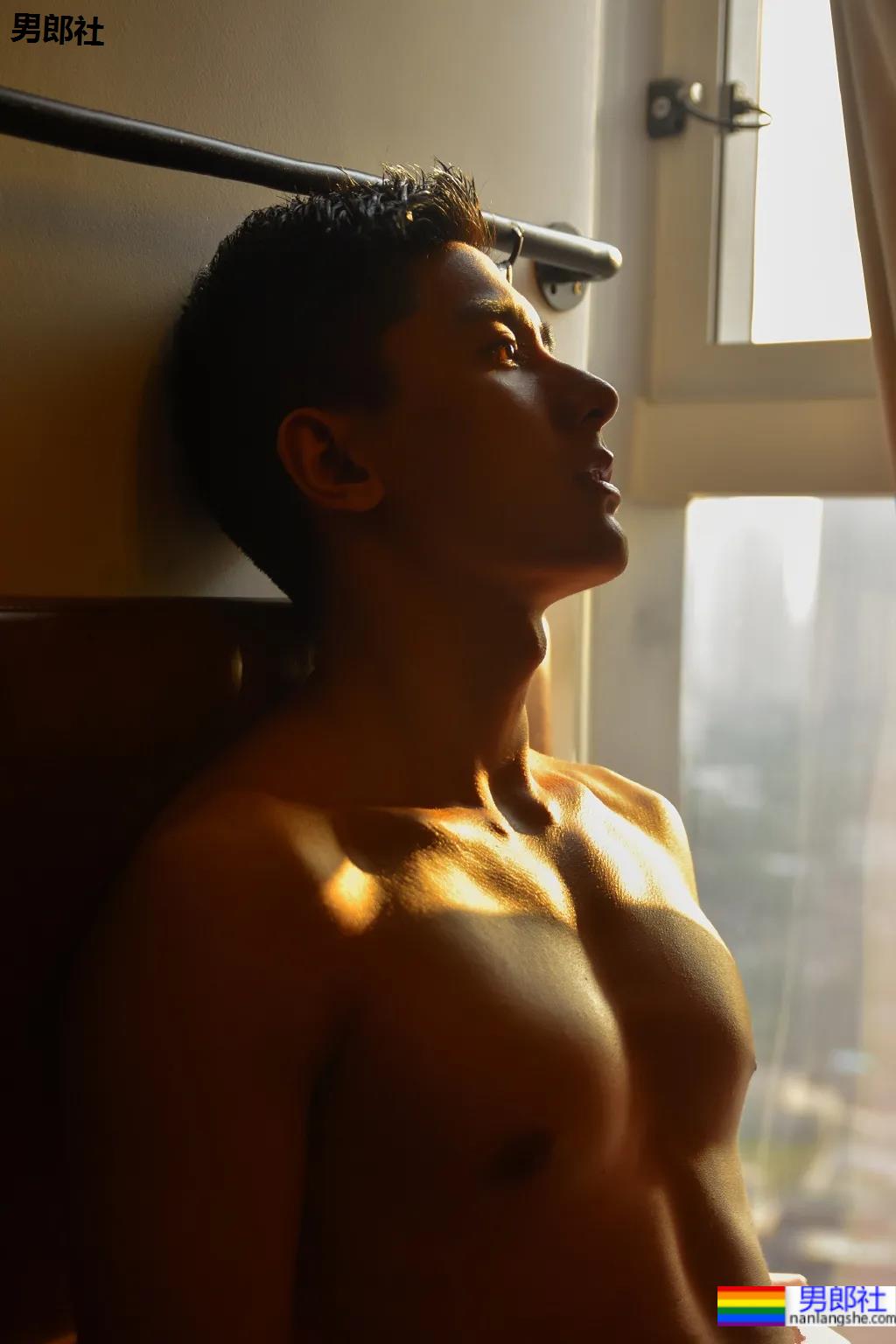 成都超帅网球男孩写真，这个侧颜绝了！ - 51虹马