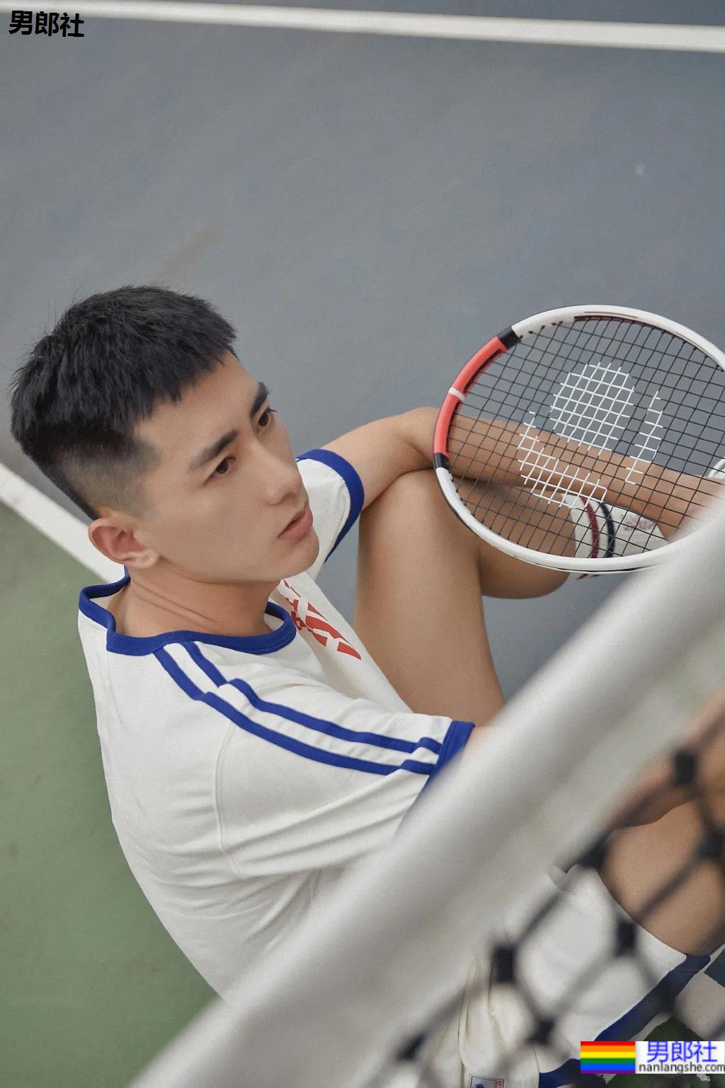 成都超帅网球男孩写真，这个侧颜绝了！ - 51虹马