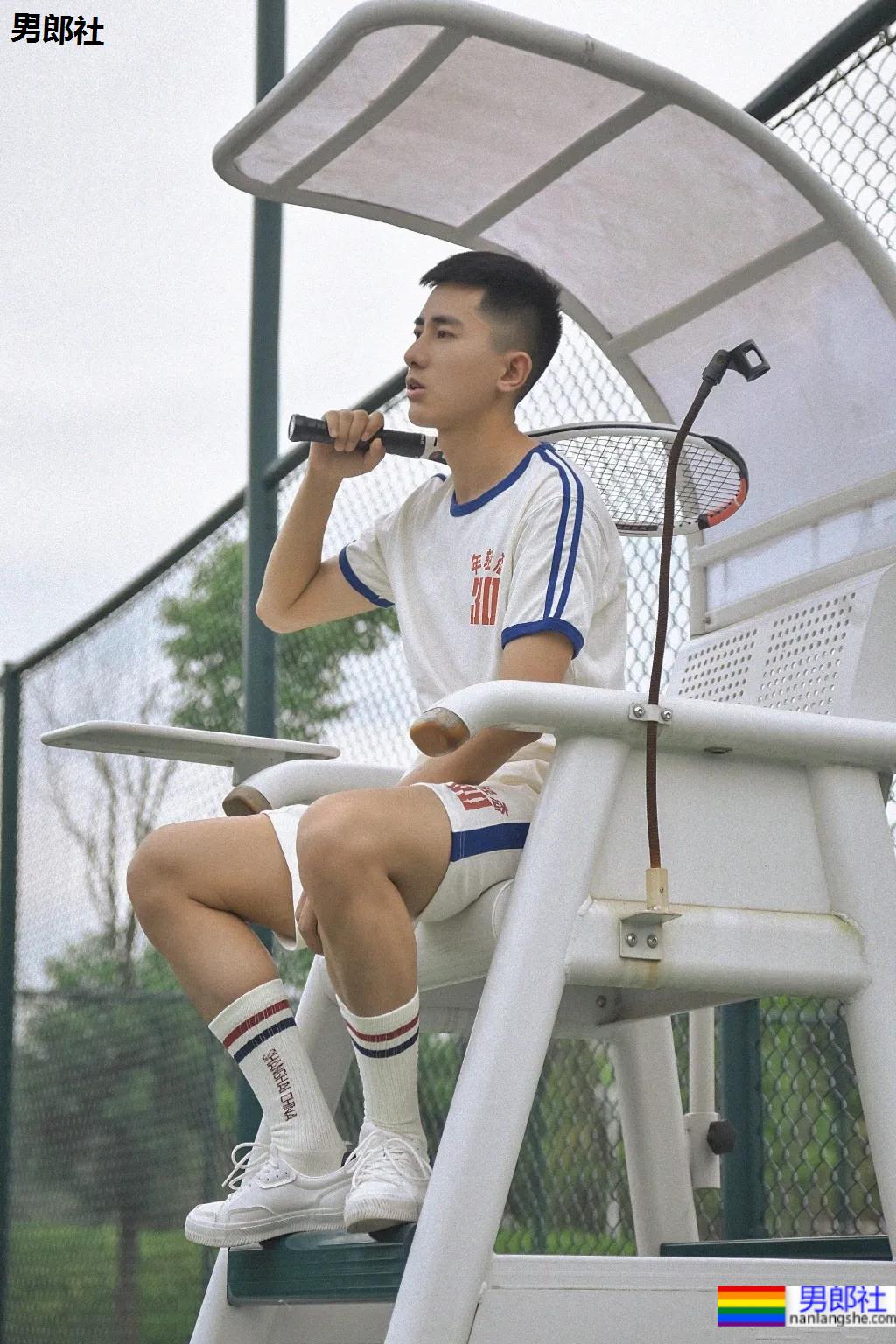 成都超帅网球男孩写真，这个侧颜绝了！ - 51虹马