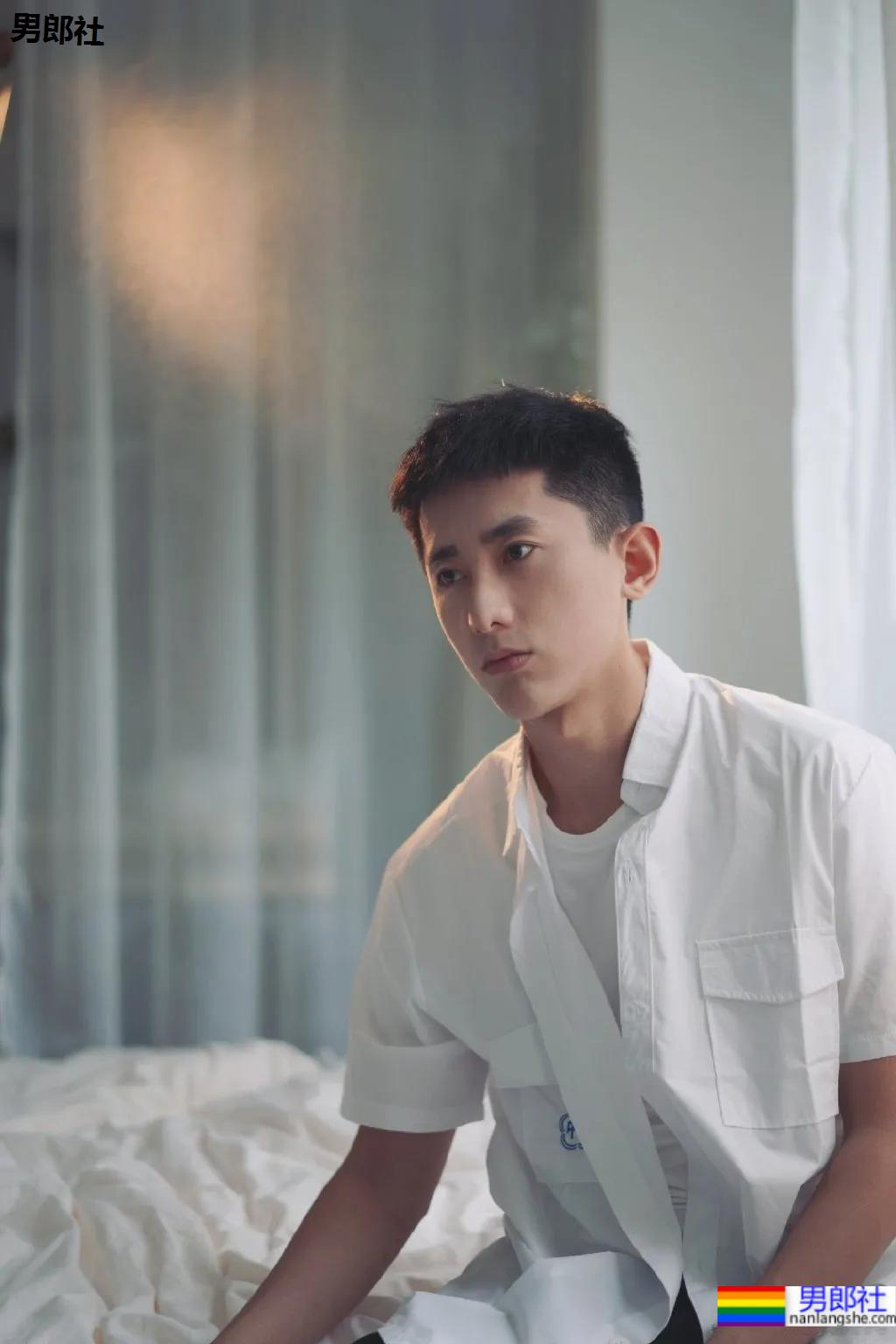 成都超帅网球男孩写真，这个侧颜绝了！ - 51虹马