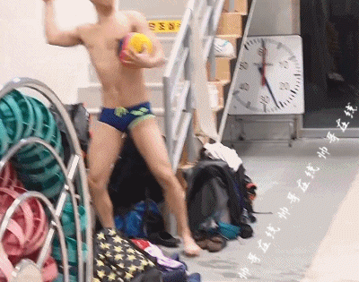 直拍97年水球运动员视频火了!颜正条顺体育生帅出圈,难怪镜头只拍他! - 51虹马 直拍97年水球运动员视频火了!颜正条顺体育生帅出圈,难怪镜头只拍他! - 51虹马