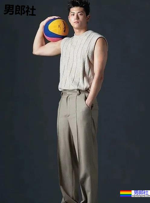 直拍97年水球运动员视频火了!颜正条顺体育生帅出圈,难怪镜头只拍他! - 51虹马 直拍97年水球运动员视频火了!颜正条顺体育生帅出圈,难怪镜头只拍他! - 51虹马