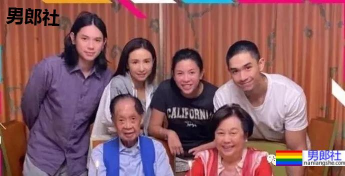 那个成了网红肌肉男的港姐儿子，新照露内裤边放飞自我 - 51虹马