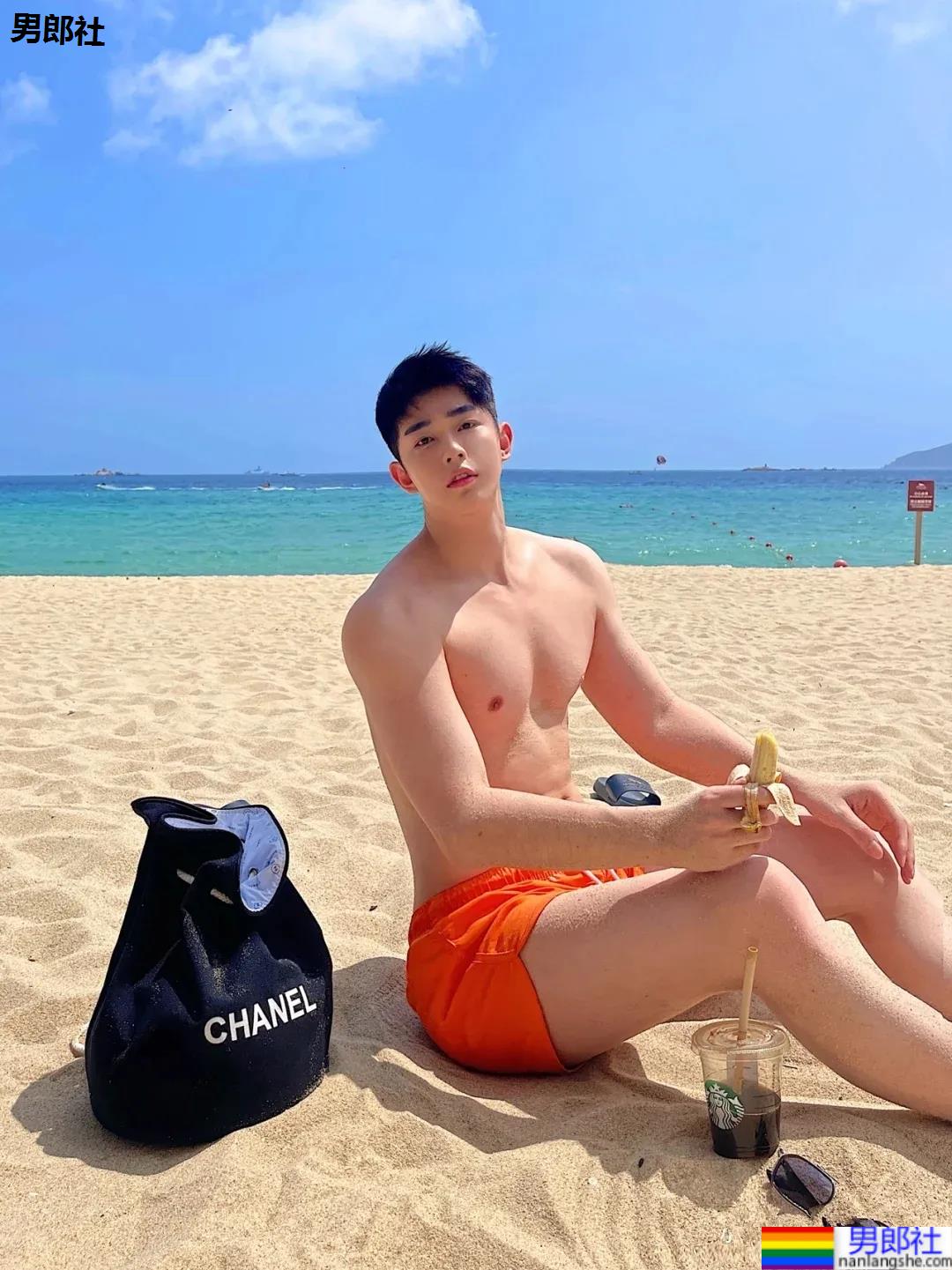 超帅鲜嫩网红博主，帅你一脸鼻血！ - 51虹马