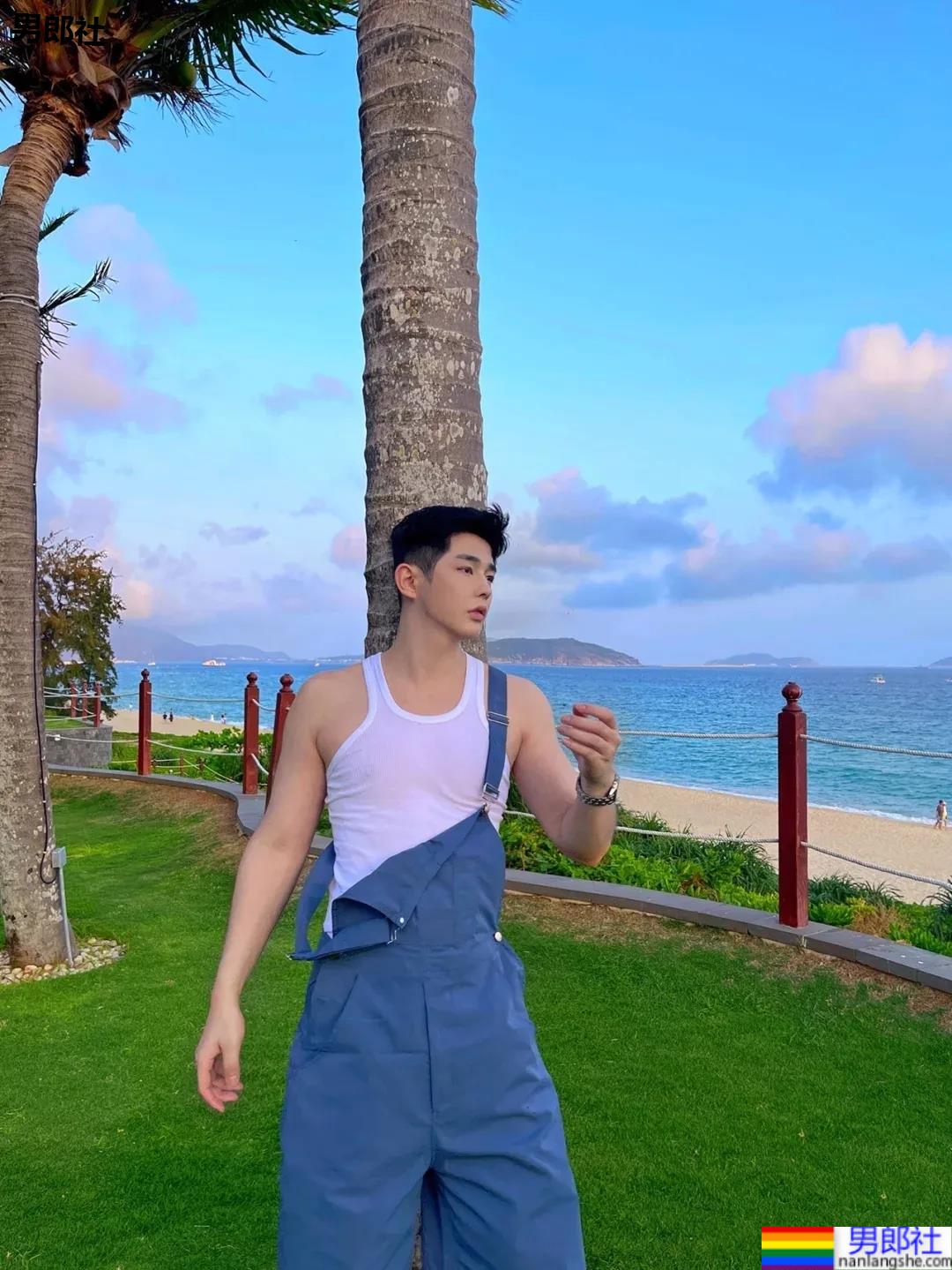 超帅鲜嫩网红博主，帅你一脸鼻血！ - 51虹马