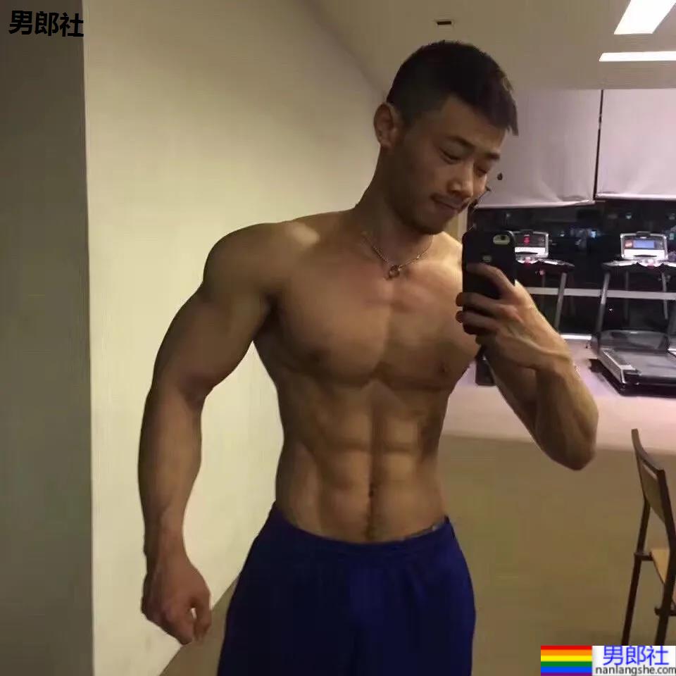 彪学长和网红小黑哥哥官宣了!吃瓜吃到手软! - 51虹马 彪学长和网红小黑哥哥官宣了!吃瓜吃到手软! - 51虹马