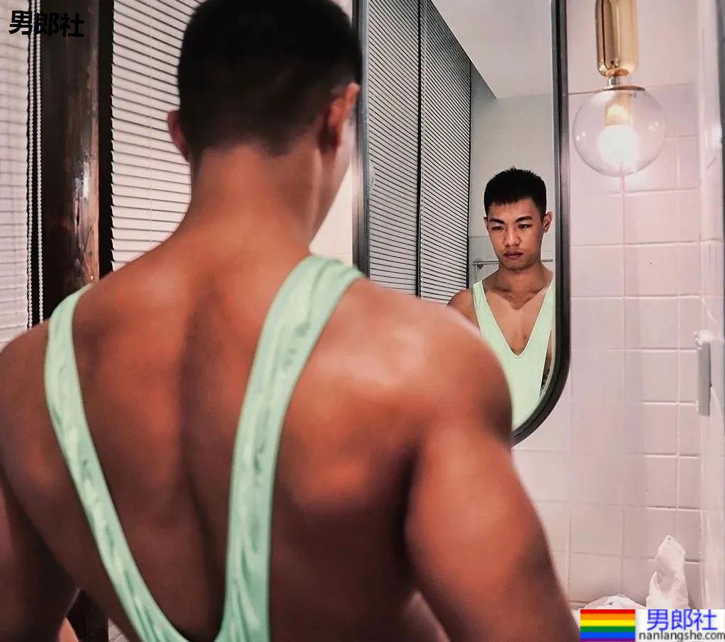 彪学长和网红小黑哥哥官宣了!吃瓜吃到手软! - 51虹马 彪学长和网红小黑哥哥官宣了!吃瓜吃到手软! - 51虹马