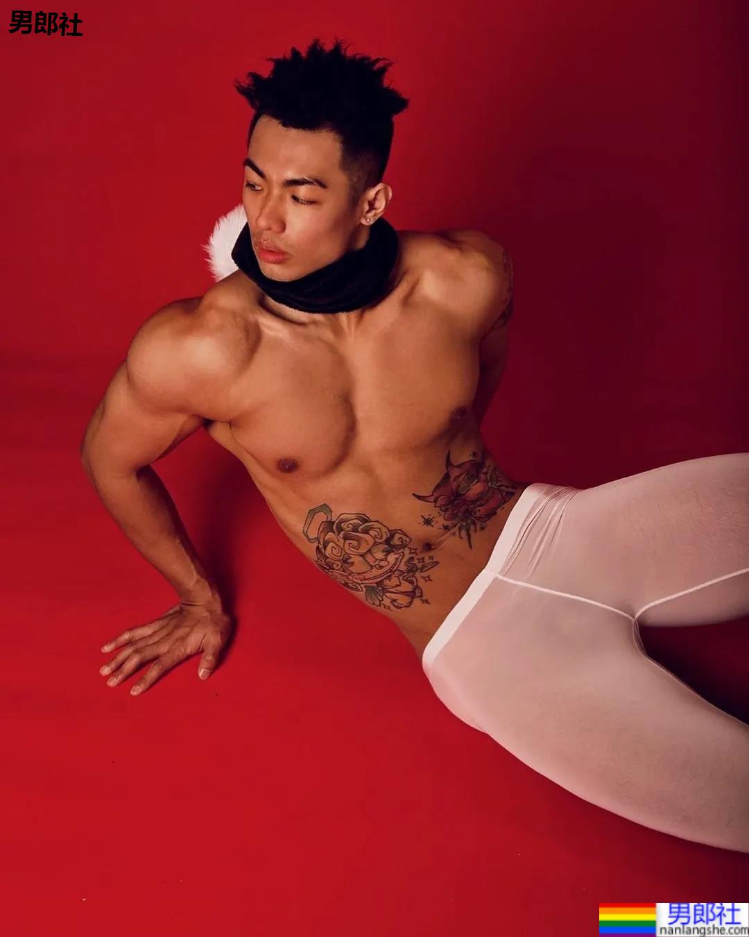 彪学长和网红小黑哥哥官宣了!吃瓜吃到手软! - 51虹马 彪学长和网红小黑哥哥官宣了!吃瓜吃到手软! - 51虹马