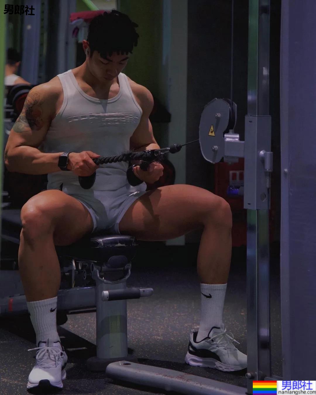 彪学长和网红小黑哥哥官宣了!吃瓜吃到手软! - 51虹马 彪学长和网红小黑哥哥官宣了!吃瓜吃到手软! - 51虹马